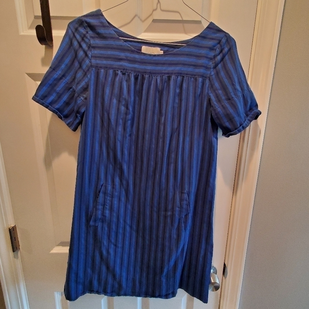H D in Paris. Anthropologie. Sz 8. Cerulean stripes. Shift dress. Muu muu style